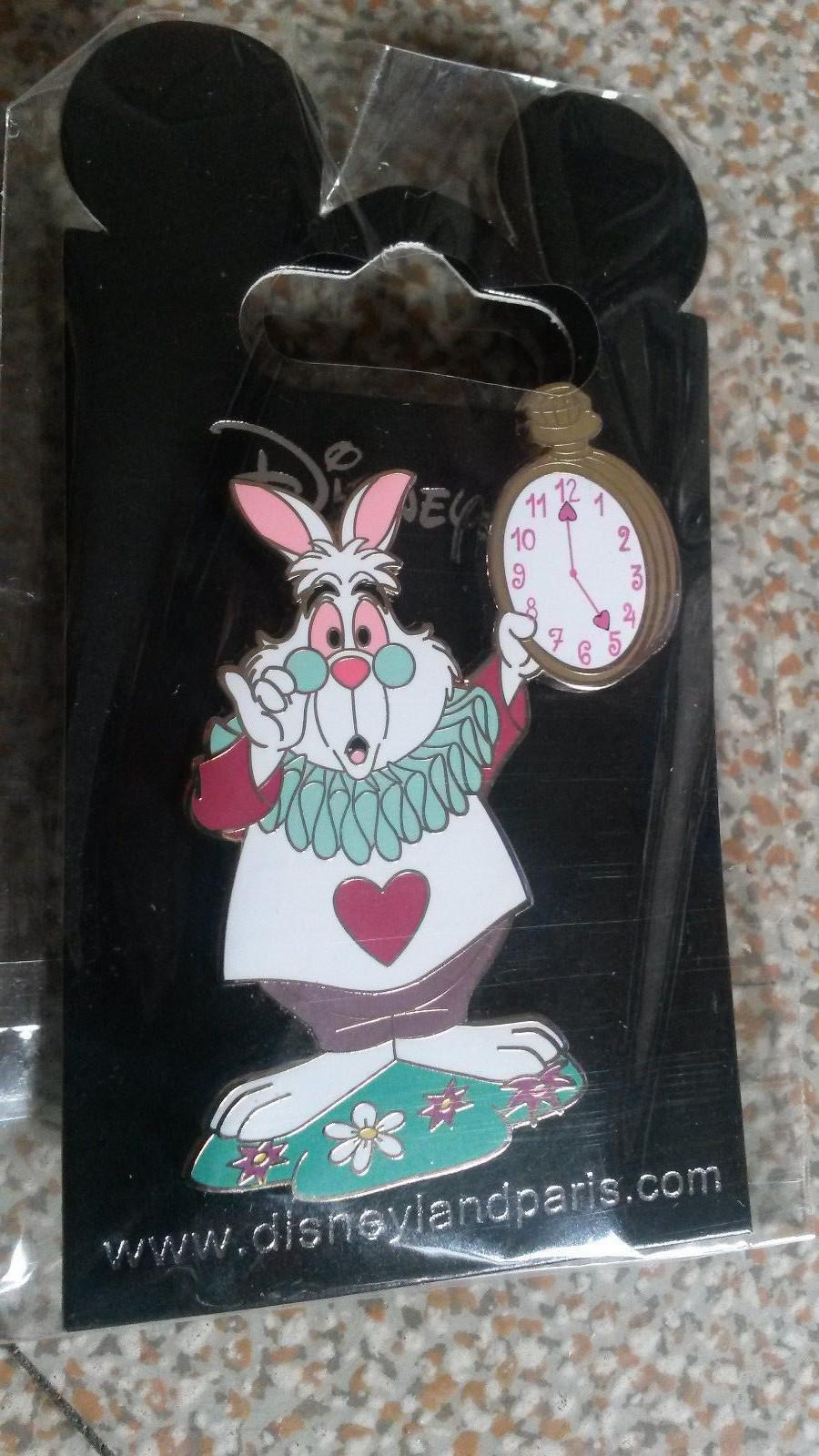 White Rabbit w Clock ( Alice in Wonderland ) Disney Land Paris Dlrp Dlp 2011 pin