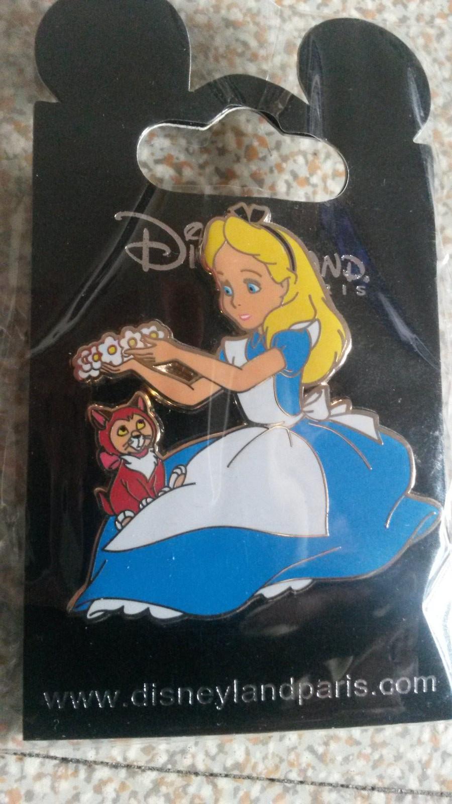 Alice and Dinah Cat ( Alice in Wonderland ) Disney Land Paris Dlrp Dlp 2010 Pin