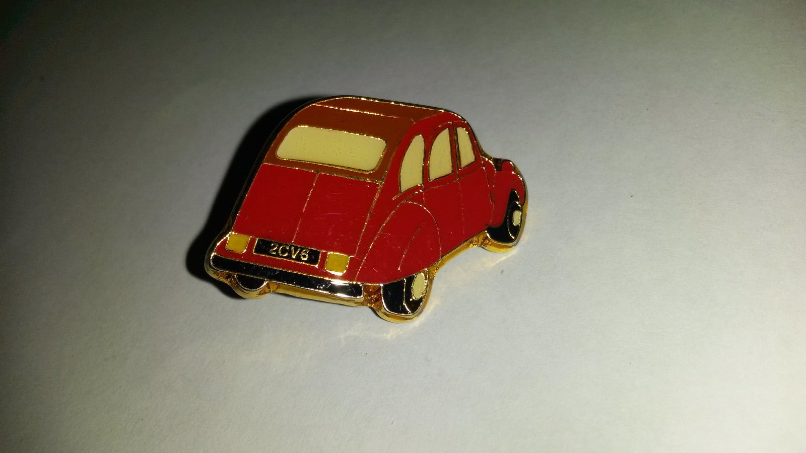 2CV Deux Chevaux Deudeuche CITROEN red back view PIN PIN'S
