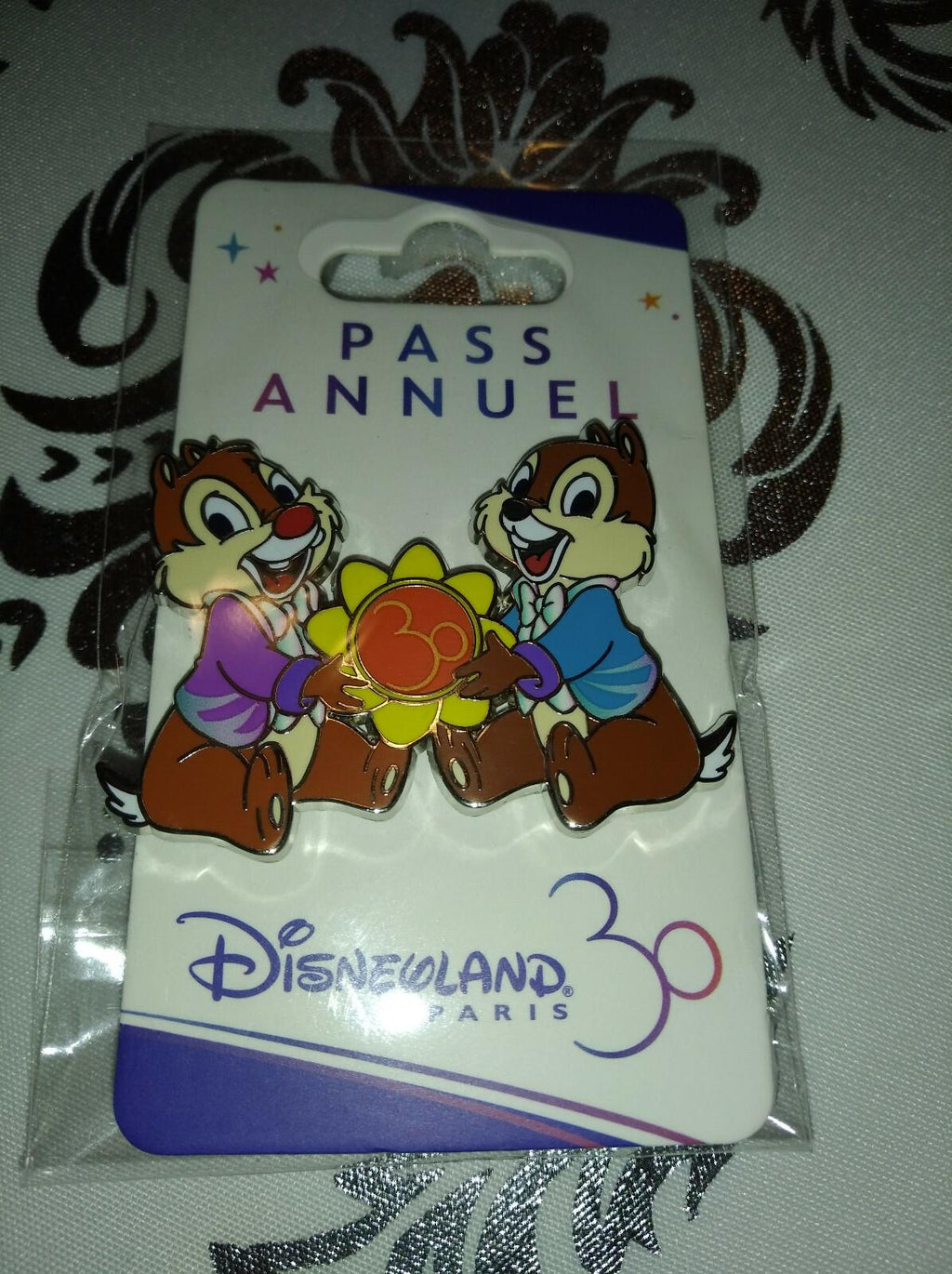 30th Pass Annuel Chip and Dale with flower Disney Land Paris Dlp 2022 Pin