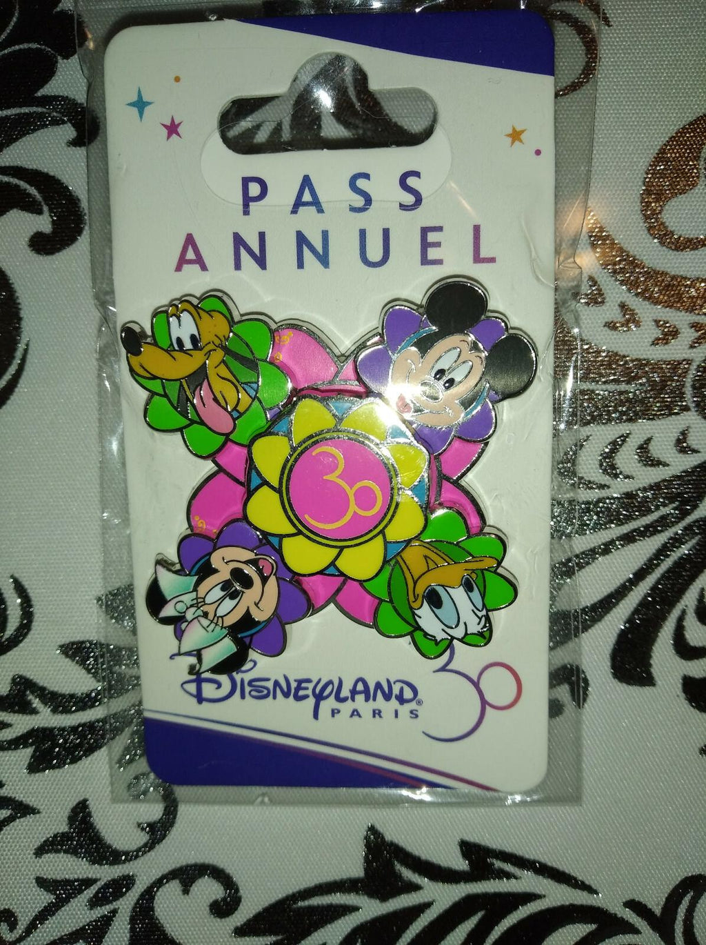 30th Pass Annuel Mickey Donald Pluto Minnie Disney L Paris Dlp 2022 Spinner Pin
