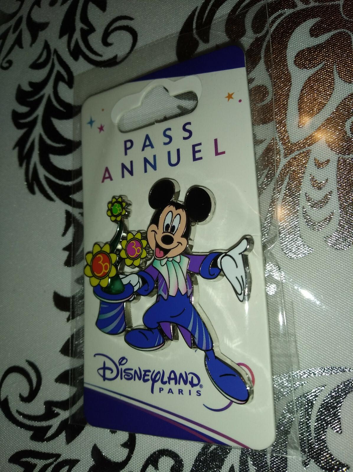 30th Pass Annuel Mickey Hat with flowers Disney Land Paris Dlp 2022 Pin