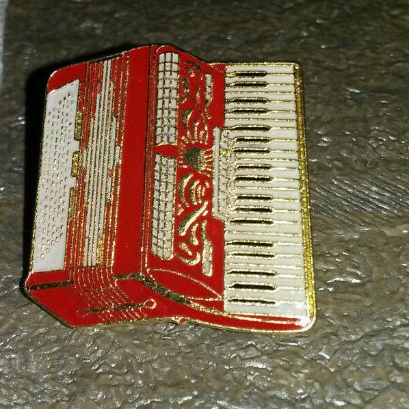 Accordion closed version Pin