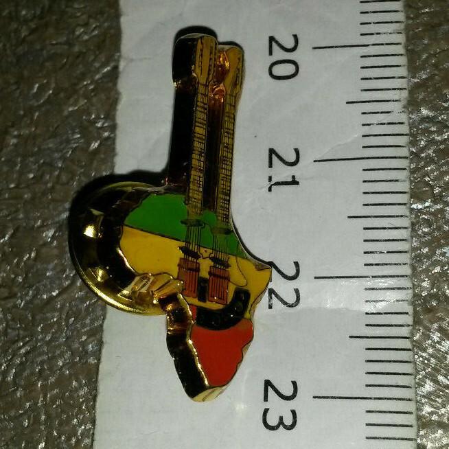 Africa shaped Electric Guitar Rasta colours Pin