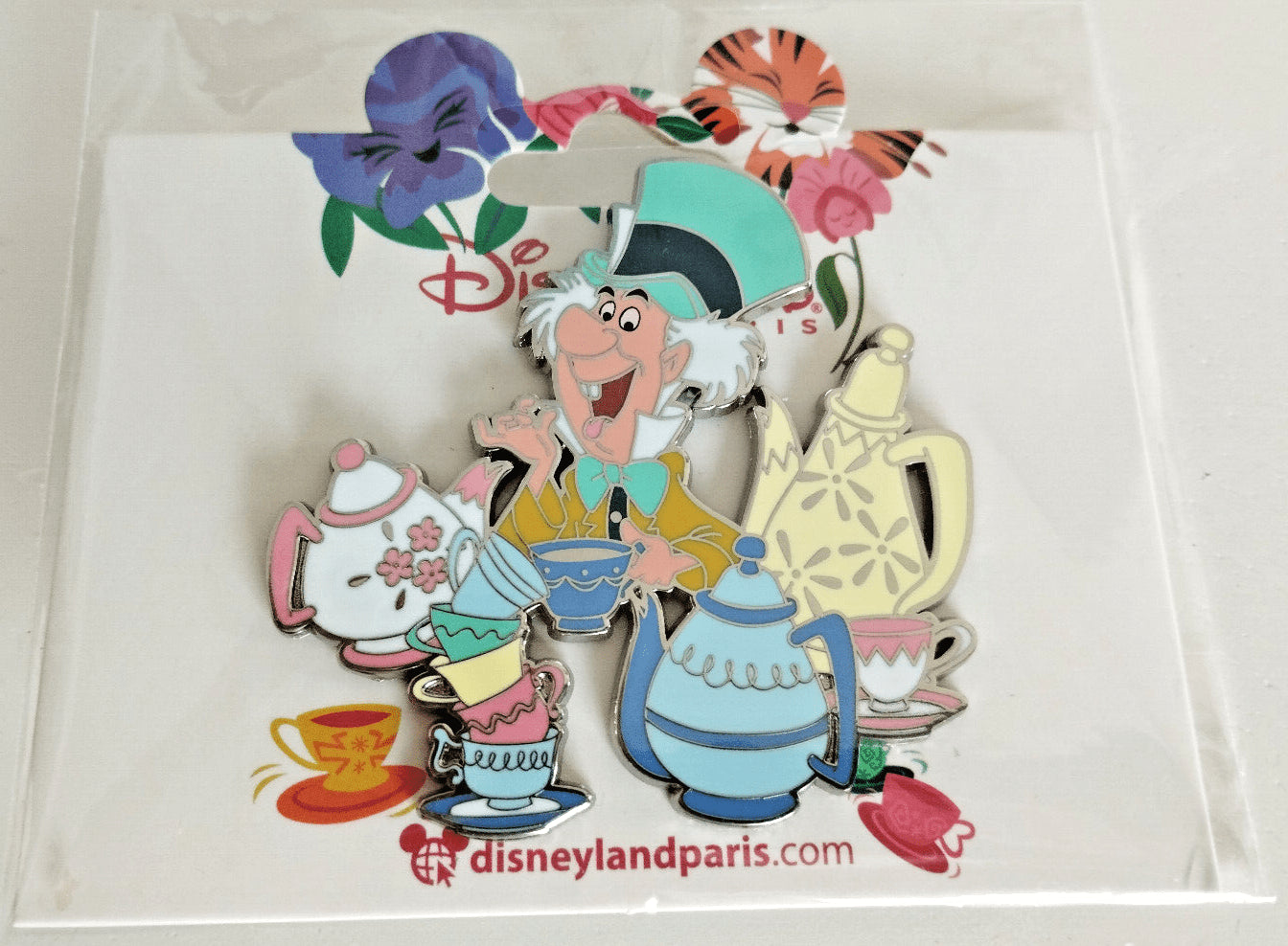 Alice Mad Hatter serving tea teapots Disney Land Paris Dlrp Dlp 2023 Jumbo Pin
