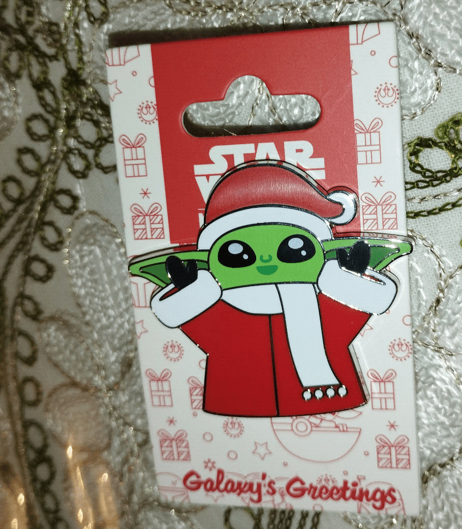 Baby Yoda Grogu Christmas Santa Star Wars Mandalorian Disney Paris DLP 2024 Pin