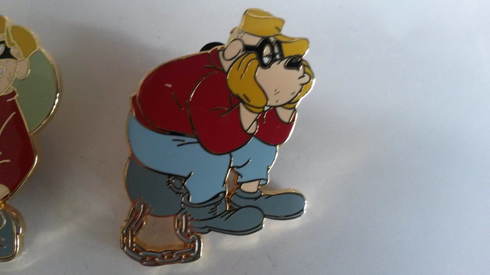 Beagle Boy on Ball Chain Prison Disney Paris Cast Lanyard Series 5 Dlrp 2011 pin