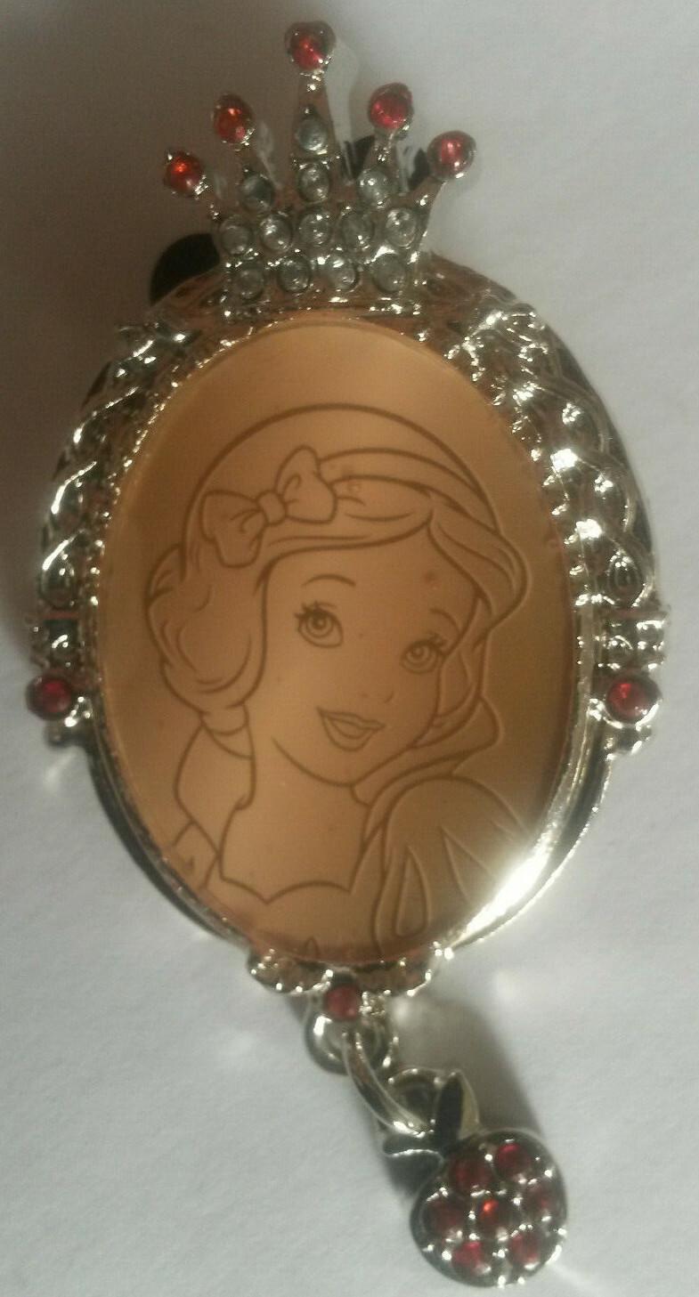 Bijou Snow White Mirror Framed Disney Land Paris Dlrp Dlp 2016 Dangle Apple Pin