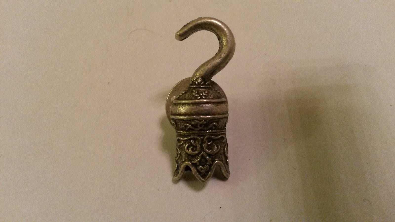 Captain Hook's Hook (silver colour) 3D pin ( Peter Pan ) Disney pin