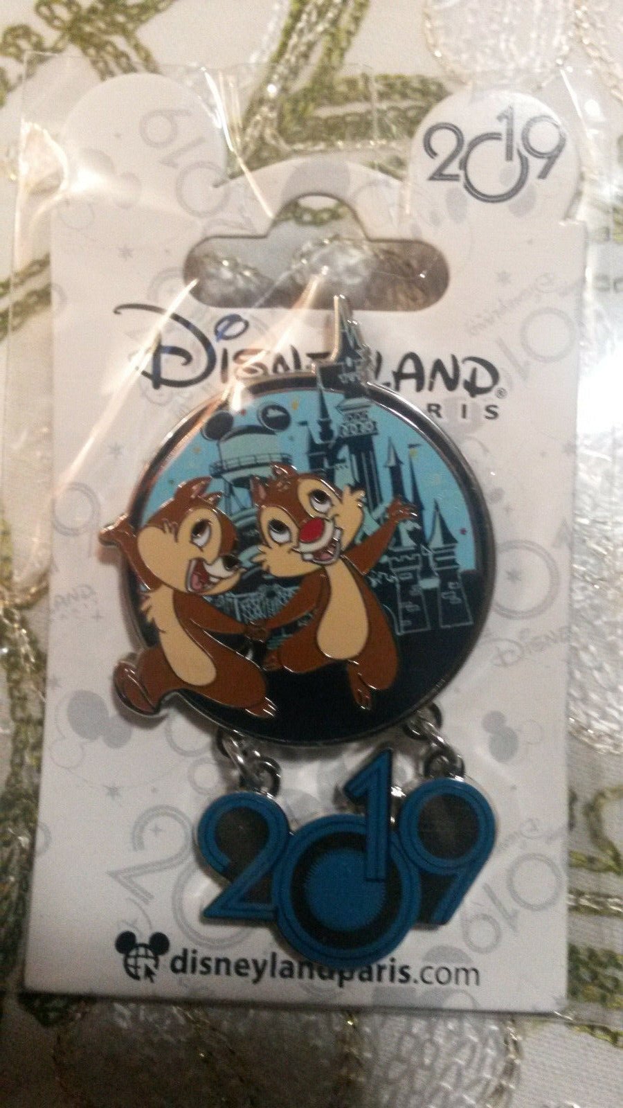 Chip and Dale celebrating 2019 Disney Paris Dlrp Dlp 2019 New January Dangle pin