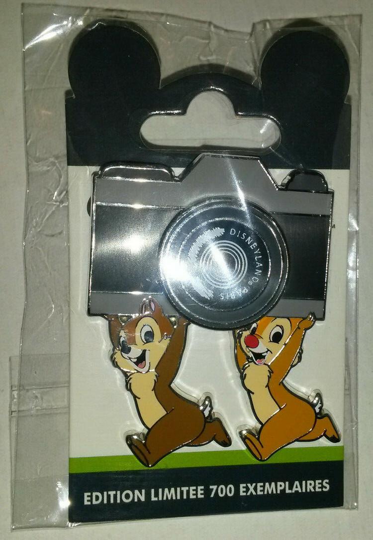 Chip and Dale Holding Camera Photopass Disney Paris Dlrp Dlp LE 700 2021 Pin