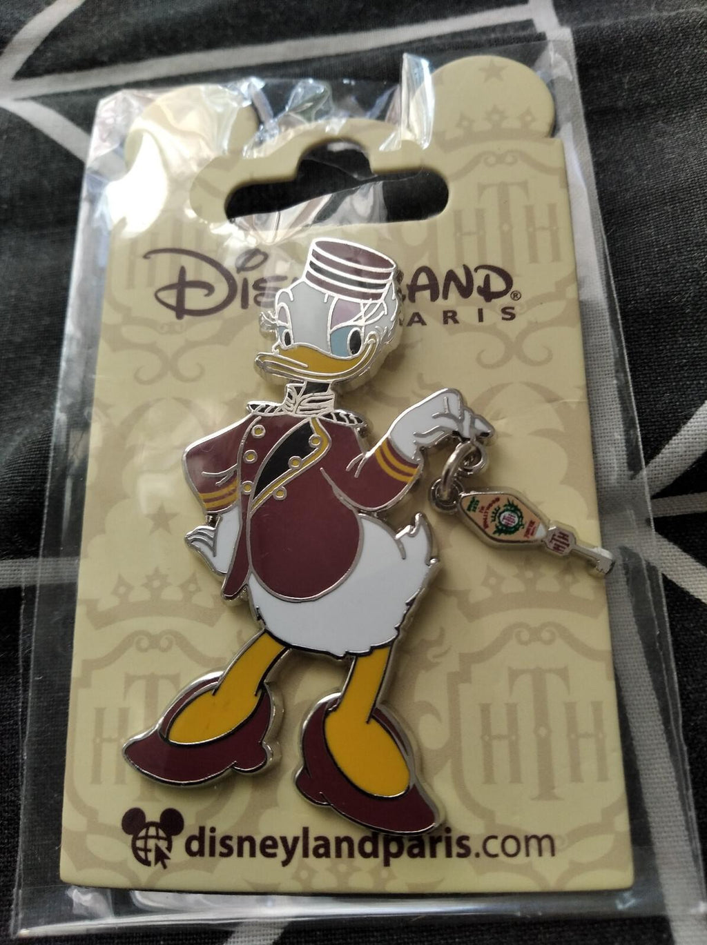 Daisy Hollywood Tower Hotel Series Disney Land Paris Dlrp Dlp 2022 dangle pin