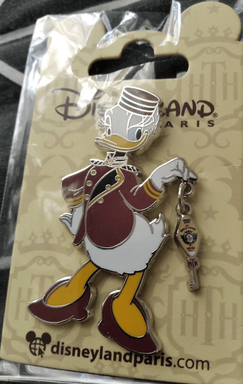 Daisy Hollywood Tower Hotel Series Disney Land Paris Dlrp Dlp 2022 dangle pin