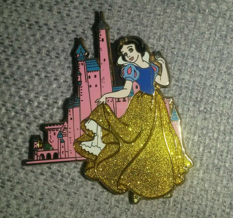 Disney Store Europe DS Princess with Castle - Snow White 2009 Glitter Pin