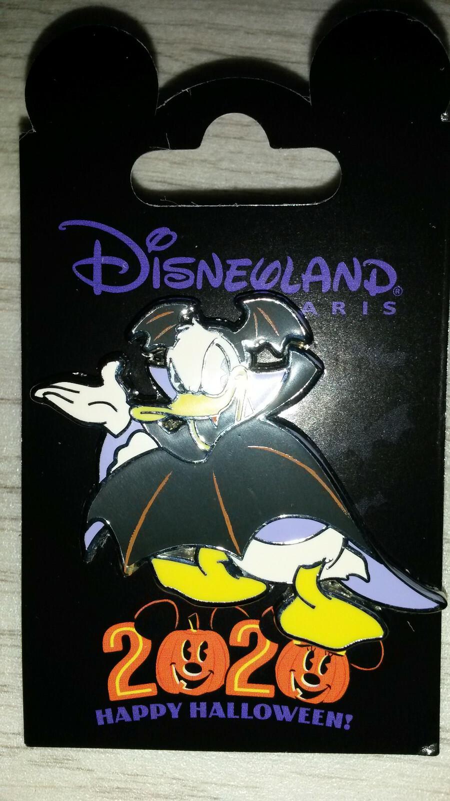 Donald as Dracula with cape Halloween Disney Paris Dlrp Dlp 2020 Pins