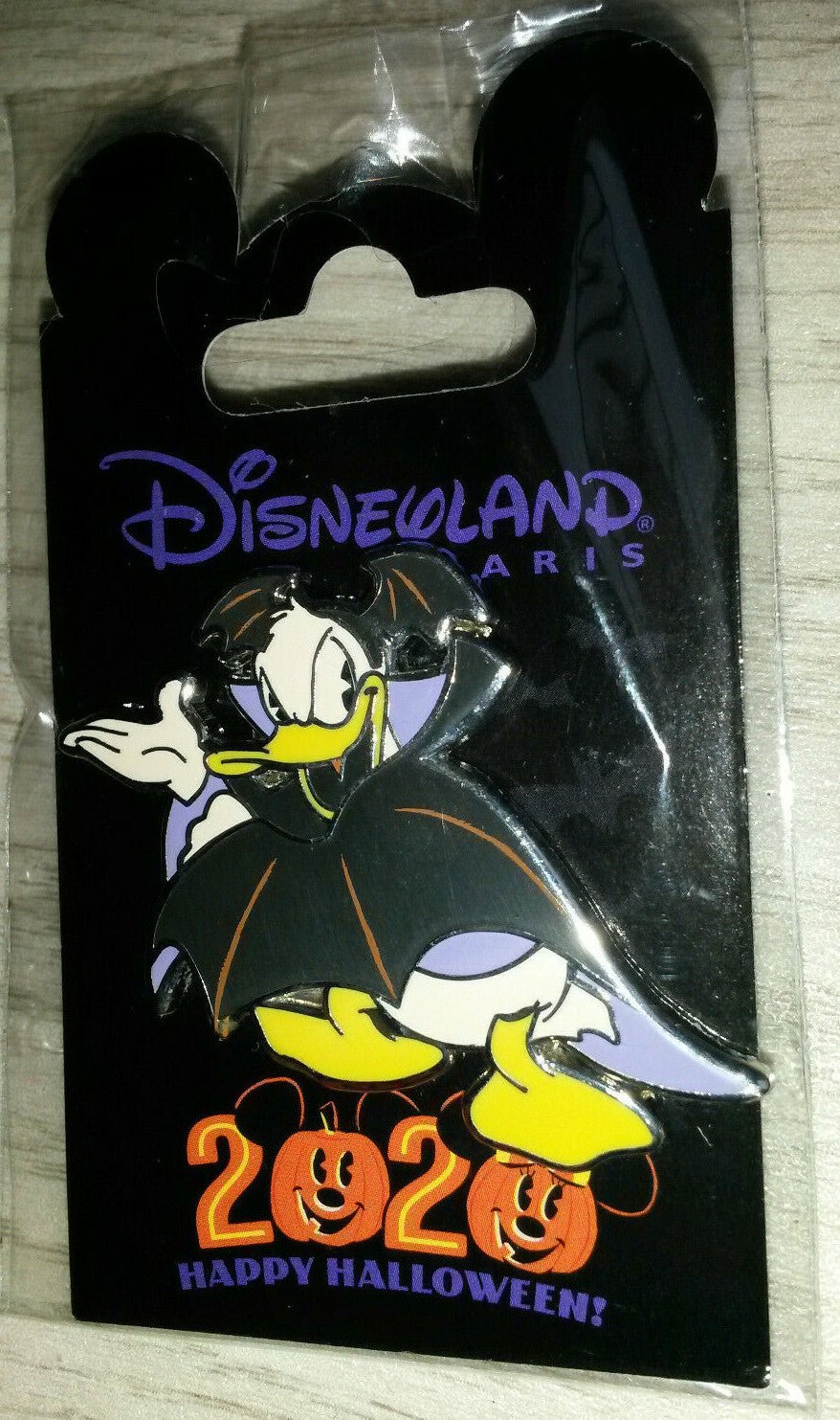 Donald as Dracula with cape Halloween Disney Paris Dlrp Dlp 2020 Pins