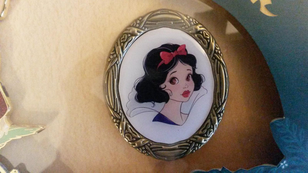 DS - Art of Snow White Boxed Set LE Disney 2017 Pin Limited edition of 1150 3 pins set