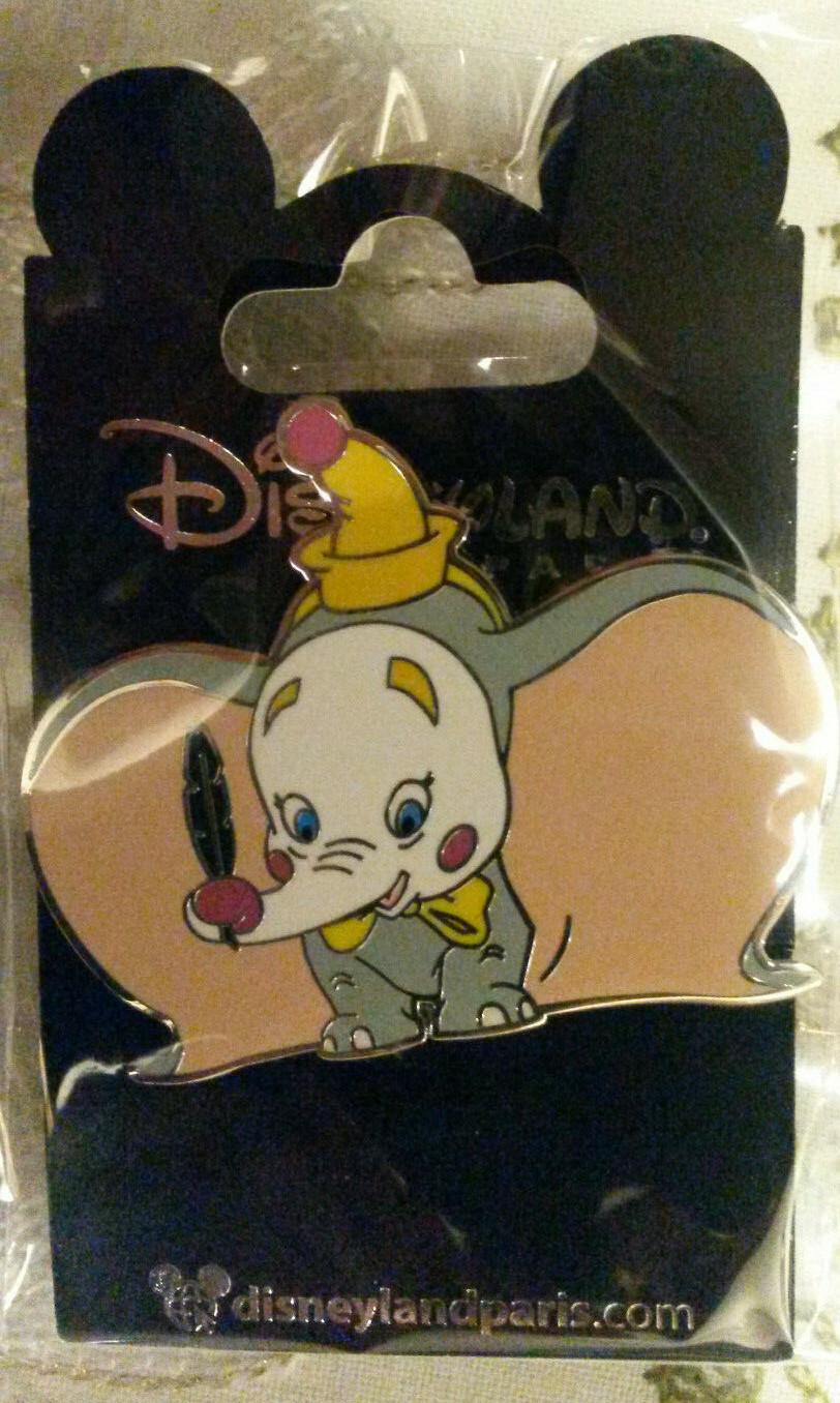 Dumbo Circus holding feather Disney Land Paris Dlrp Dlp 2019 pin sold out