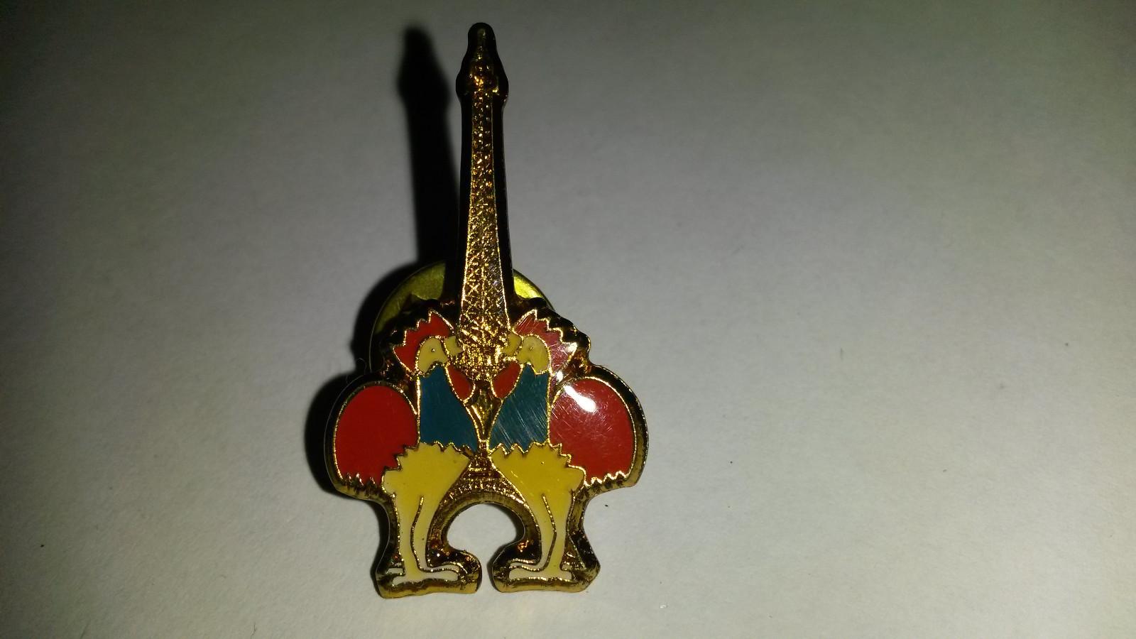 Eiffel Tower with Rooster symbol of France Tour Eiffel avec Coq Pin Pin's
