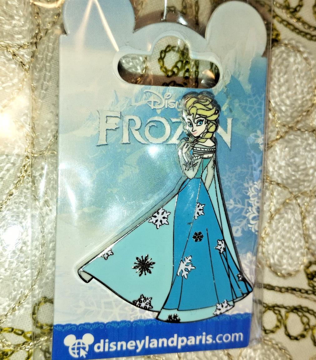 Elsa with snowflakes dress Frozen (Anna Olaf) Disney L Paris Dlrp Dlp 2016 Pin