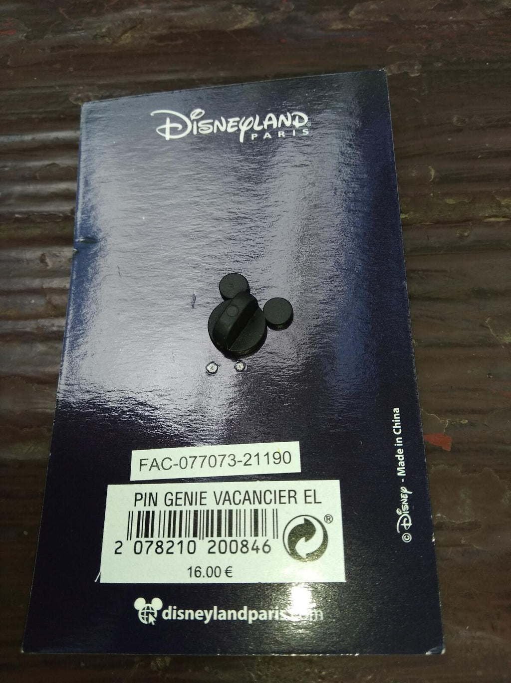 Genie Tourist Applause w magic Lamp Disney Land Paris LE 700 Dlp 2022 Pin