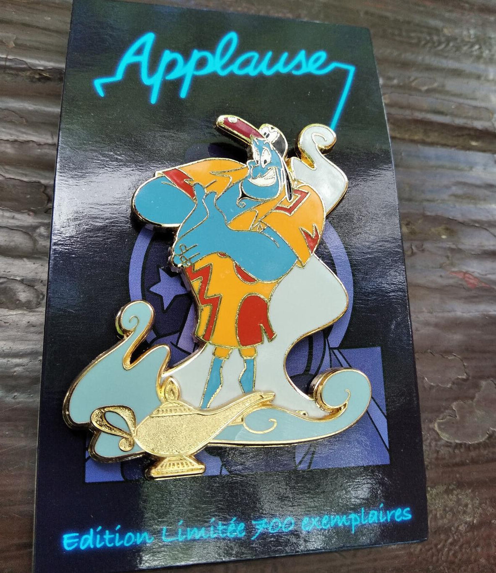 Genie Tourist Applause w magic Lamp Disney Land Paris LE 700 Dlp 2022 Pin