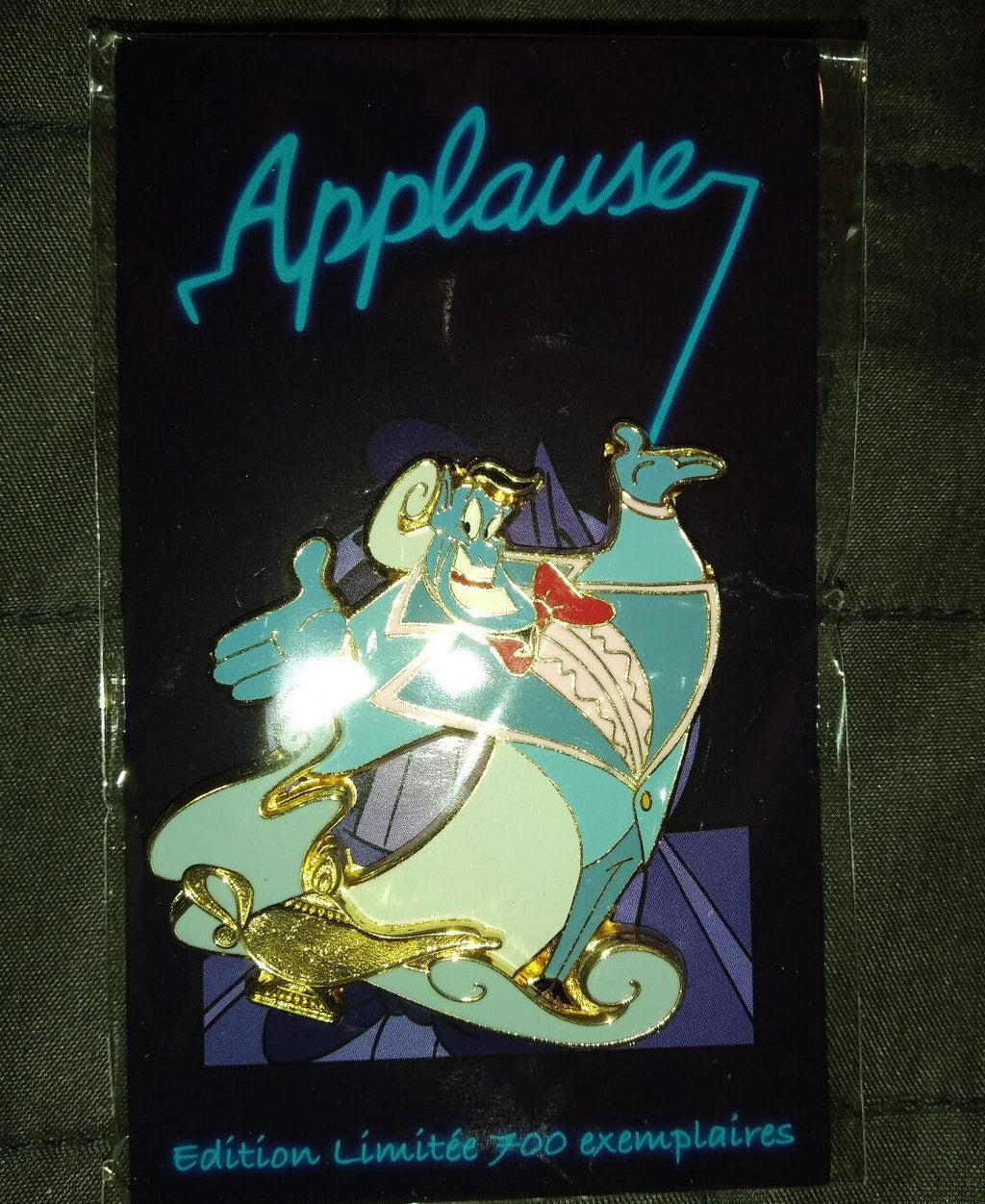 Genie TV Presenter w magic Lamp Disney Land Paris LE 700 Dlp 2022 Pin