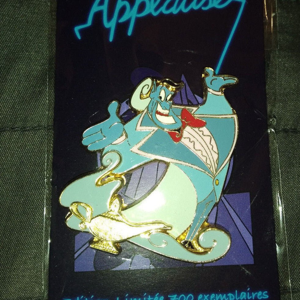 Genie TV Presenter w magic Lamp Disney Land Paris LE 700 Dlp 2022 Pin