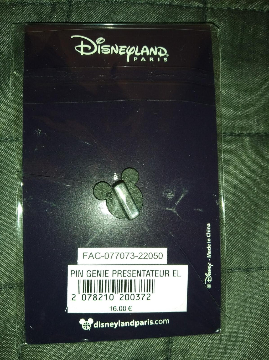 Genie TV Presenter w magic Lamp Disney Land Paris LE 700 Dlp 2022 Pin