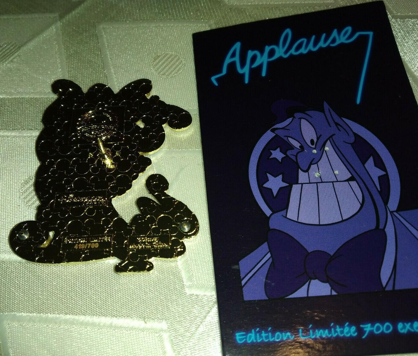 Genie with lamp having shower Disney Land Paris LE 700 Dlrp Dlp 2021 Pin on Pin