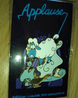 Genie with lamp Sheep Disney Land Paris LE 700 Dlrp Dlp 2022 ピンオンピン