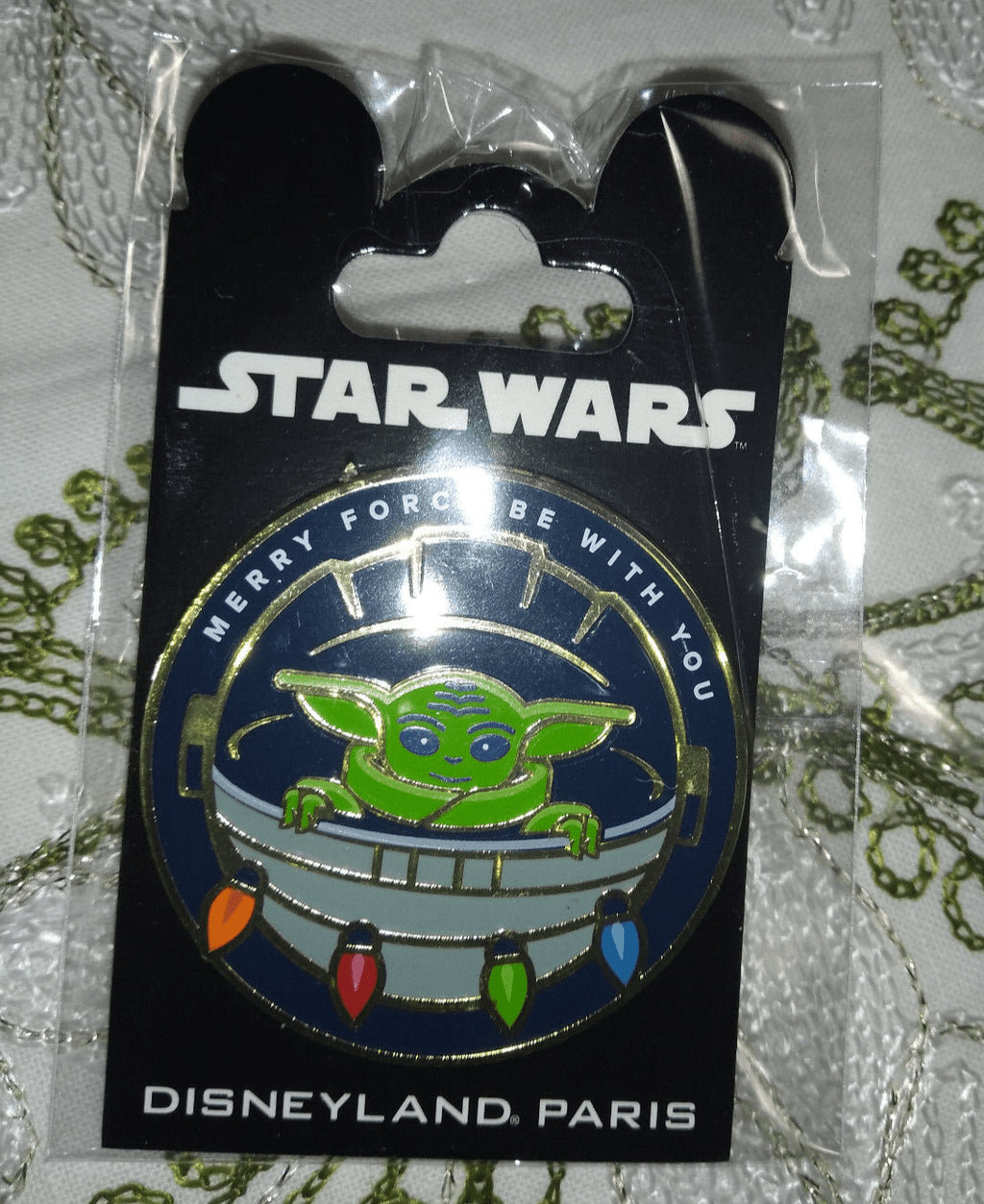 Grogu baby Yoda Merry Force be with you Christmas Disney Paris DLP 2022 2 Pins