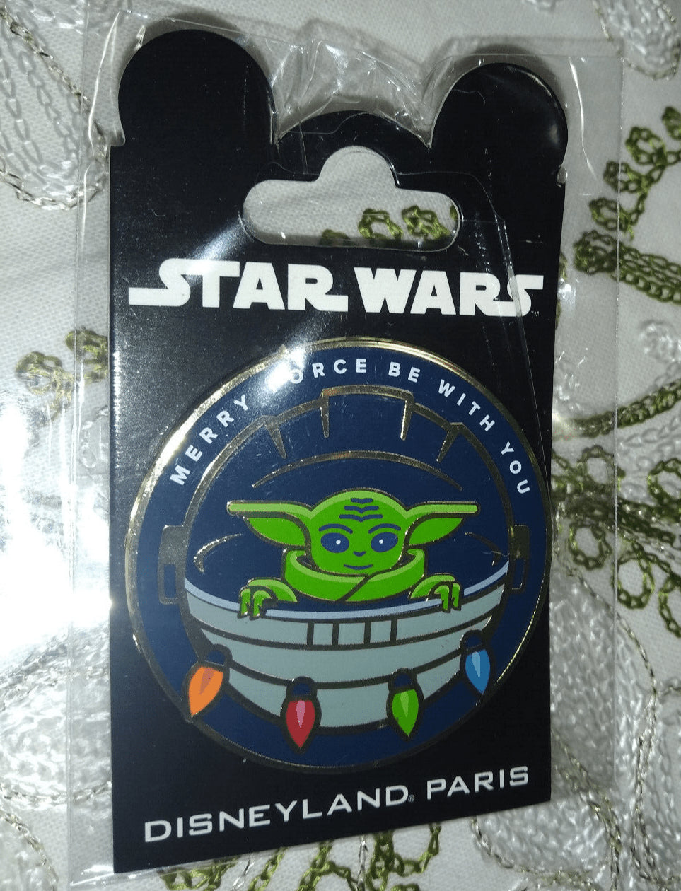 Grogu baby Yoda Merry Force be with you Christmas Disney Paris DLP 2022 2 Pins