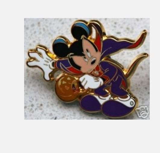 Halloween 2007 Mickey Vampire with Pumpkin Disney L Paris LE Dlrp Dlp 2007 pin