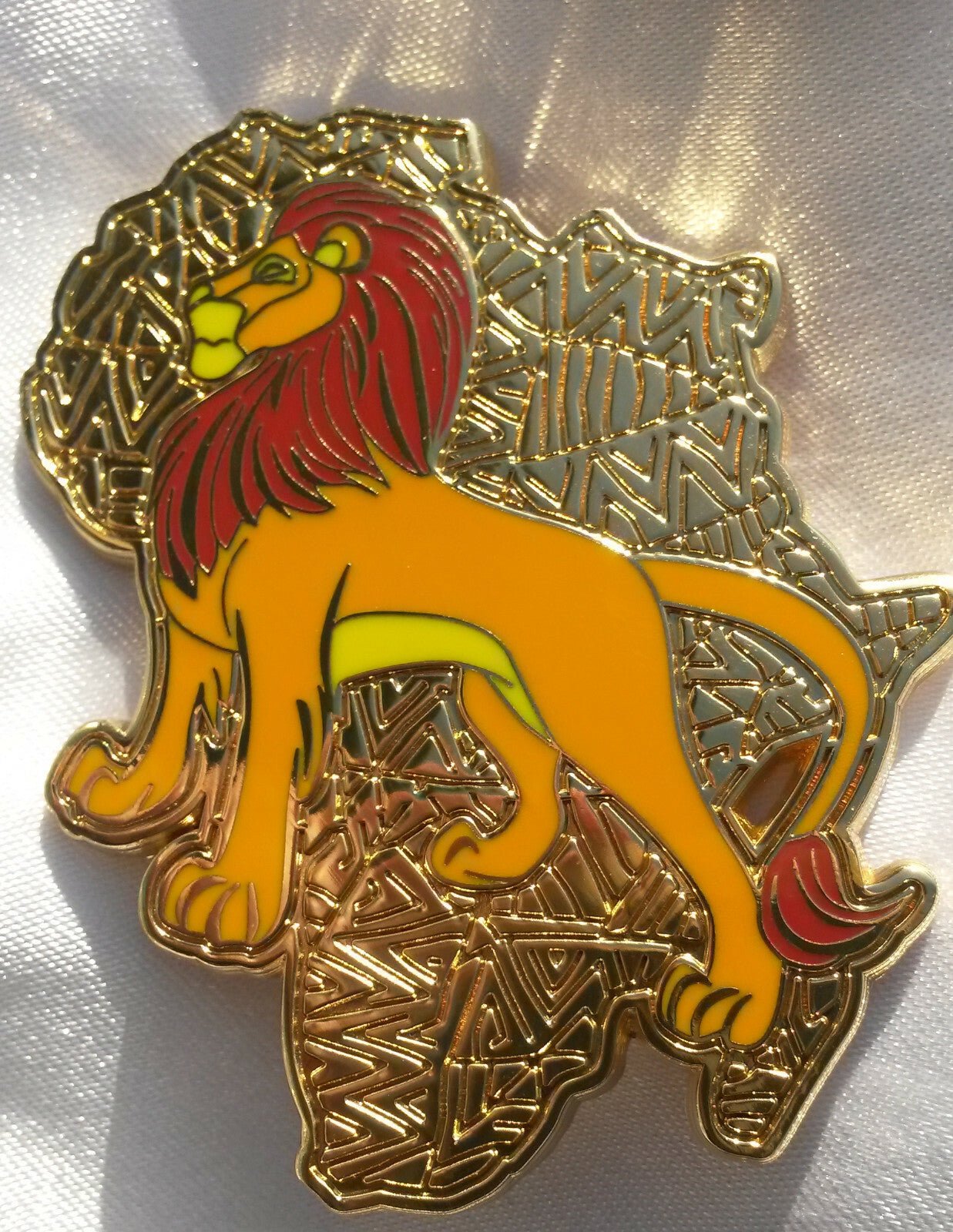 Lion King LE60 fairy - tale - pins ( with African continent in background) Pin