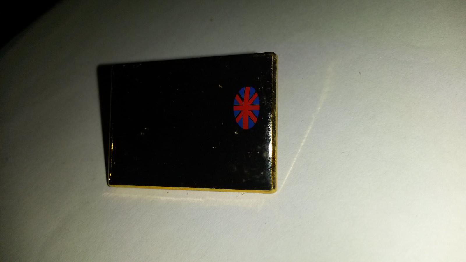 London Taxi Cab in classic painting with Union Jack British flag 1 Pin Pin's