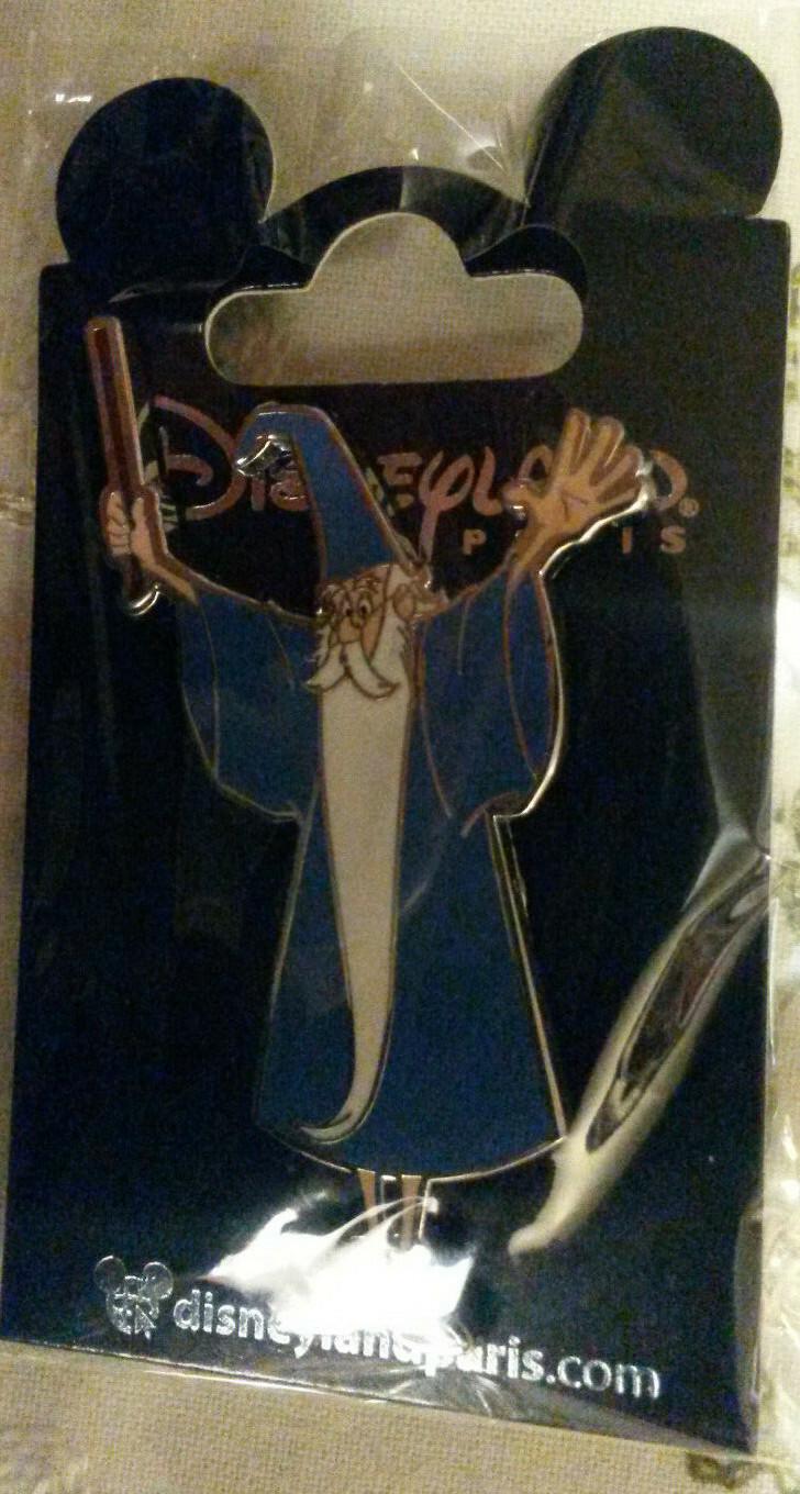 Merlin Wizard with wand Sword in the Stone Disney Land Paris Dlrp Dlp 2019 pin