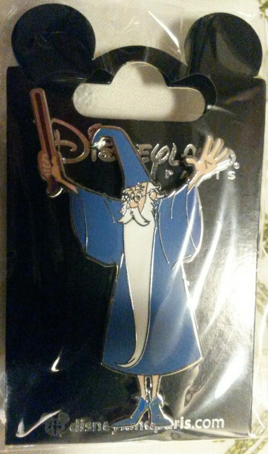 Merlin Wizard with wand Sword in the Stone Disney Land Paris Dlrp Dlp 2019 pin