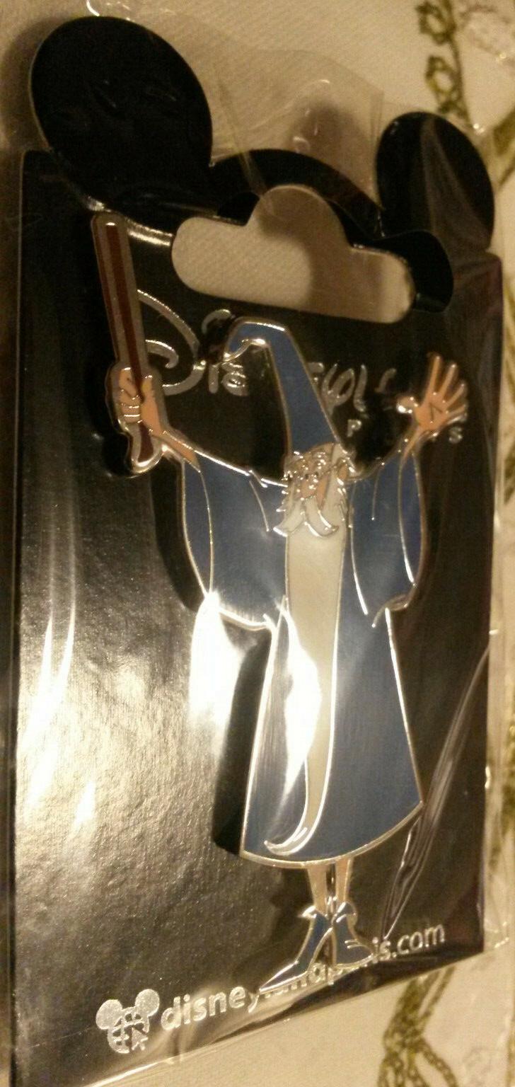 Merlin Wizard with wand Sword in the Stone Disney Land Paris Dlrp Dlp 2019 pin