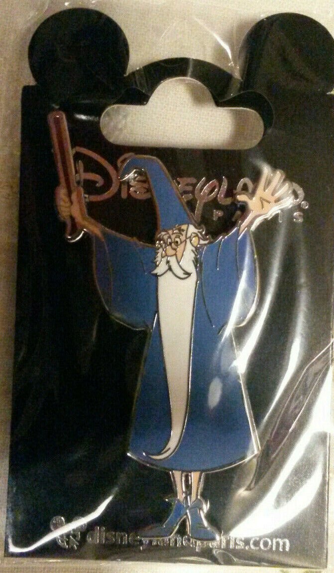 Merlin Wizard with wand Sword in the Stone Disney Land Paris Dlrp Dlp 2019 pin