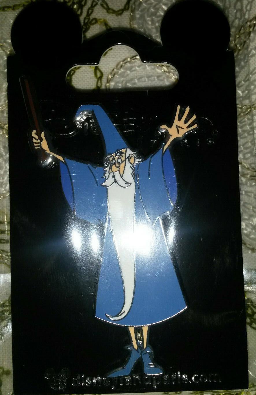 Merlin Wizard with wand Sword in the Stone Disney Land Paris Dlrp Dlp 2019 pin