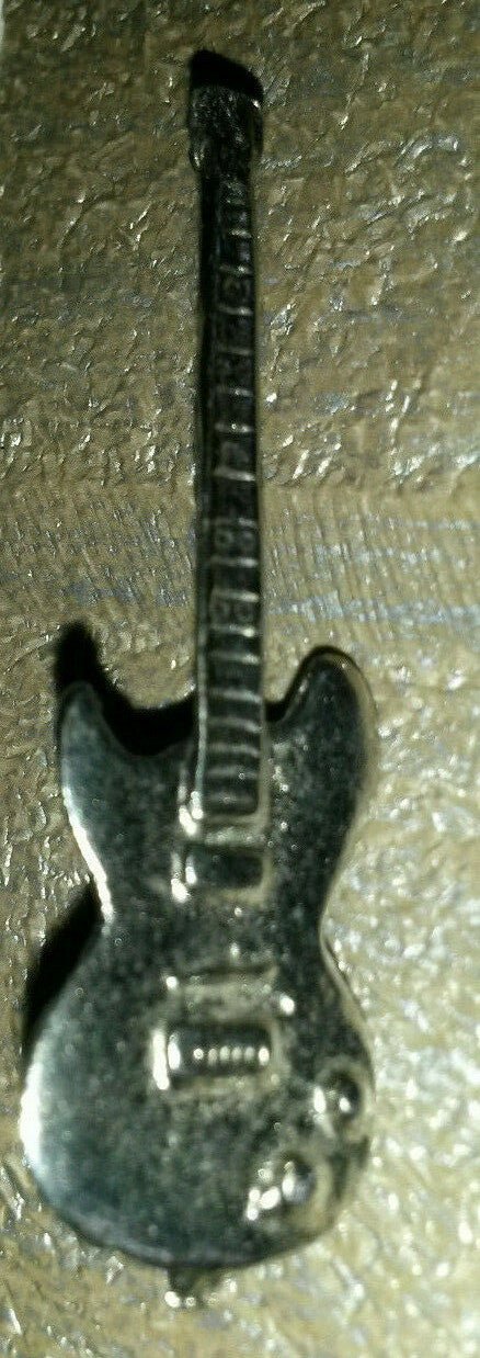 Metal (Bass ?) Guitar colour Pin