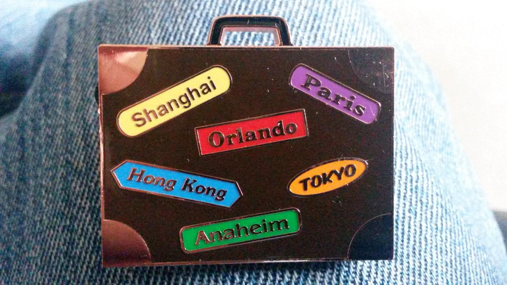 Mickey around the world Hinged suitcase open Disney Land Paris Dlrp Dlp 2015 Pin