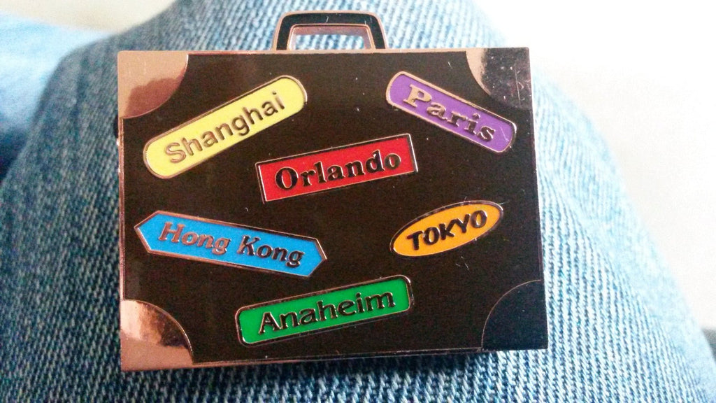 Mickey around the world Hinged suitcase open Disney Land Paris Dlrp Dlp 2015 Pin