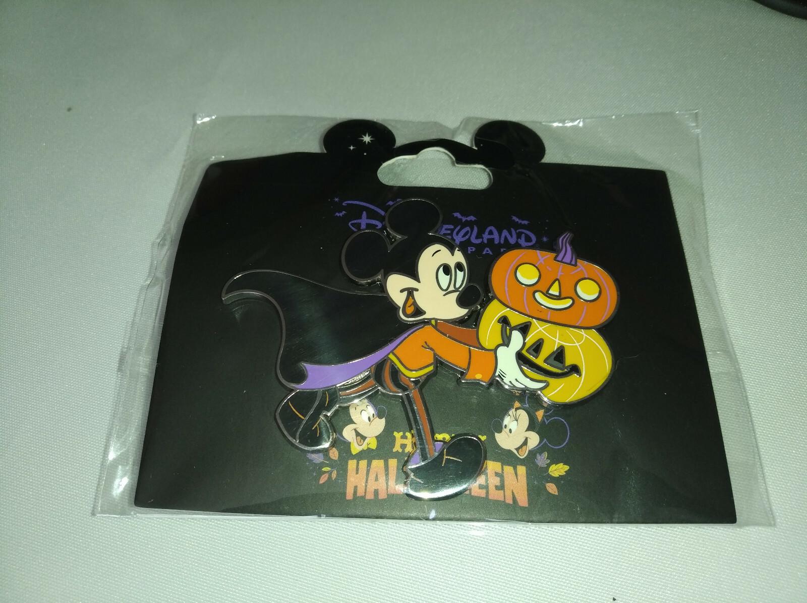 Mickey Cape Pumpkin Halloween Disney Land Paris Dlp Dlrp November 2021 Pin
