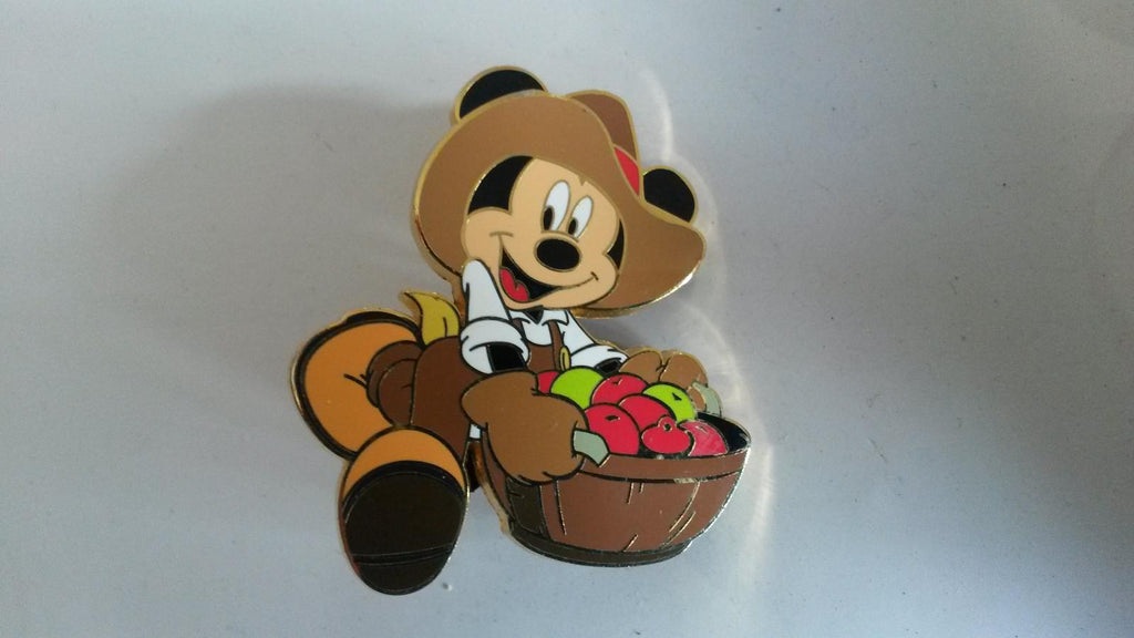 Mickey Farmer Disney Land Paris Cast Lanyard Series 4 Dlrp Dlp 2009 pin
