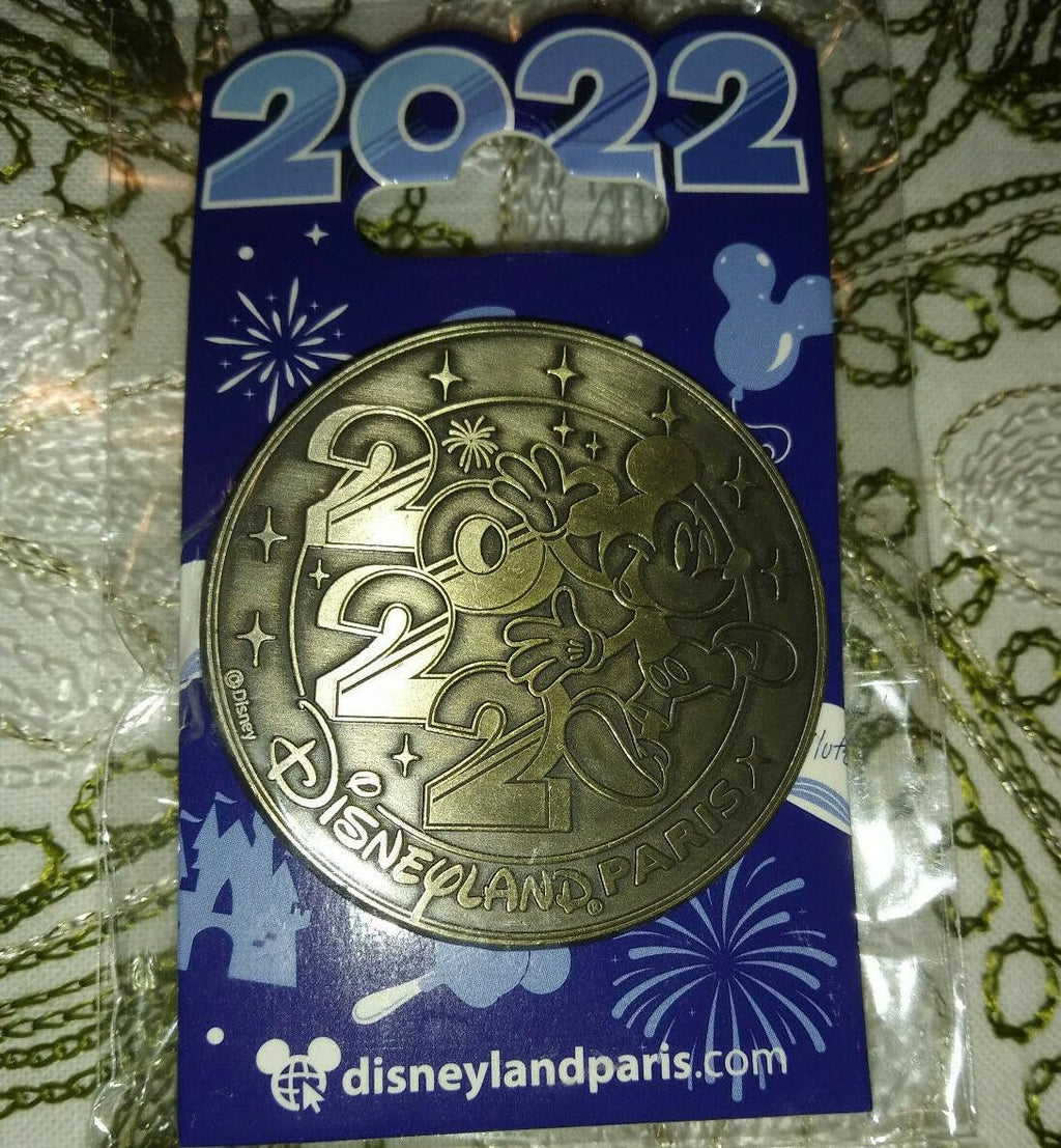 Mickey Medallion 30th Anniversary Disney Paris Dlrp Dlp January 2022 pin