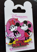 Mickey & Minnie in Heart Valentine Disney Paris Dlrp Dlp Fev 2024 Glitter Pin
