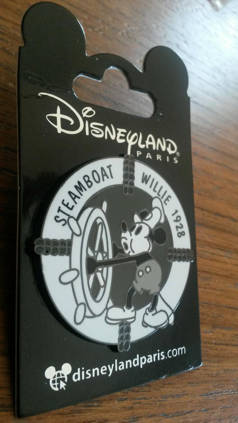 Mickey Steamboat Willie 1928 Rubber ring Disney Land Paris Dlrp Dlp round Pin