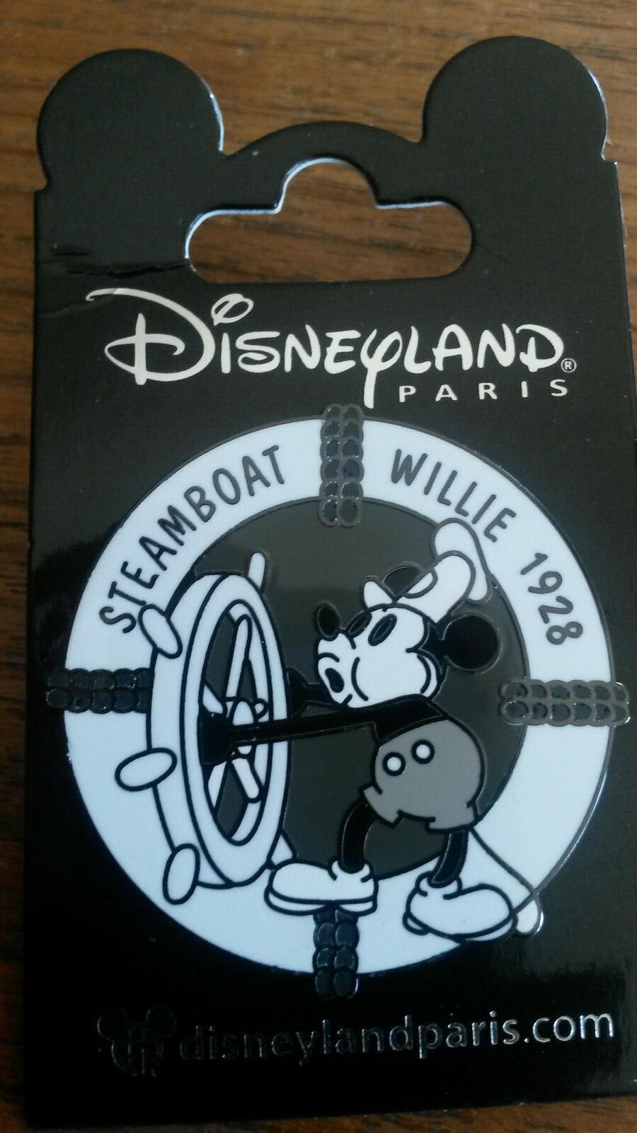 Mickey Steamboat Willie 1928 Rubber ring Disney Land Paris Dlrp Dlp round Pin